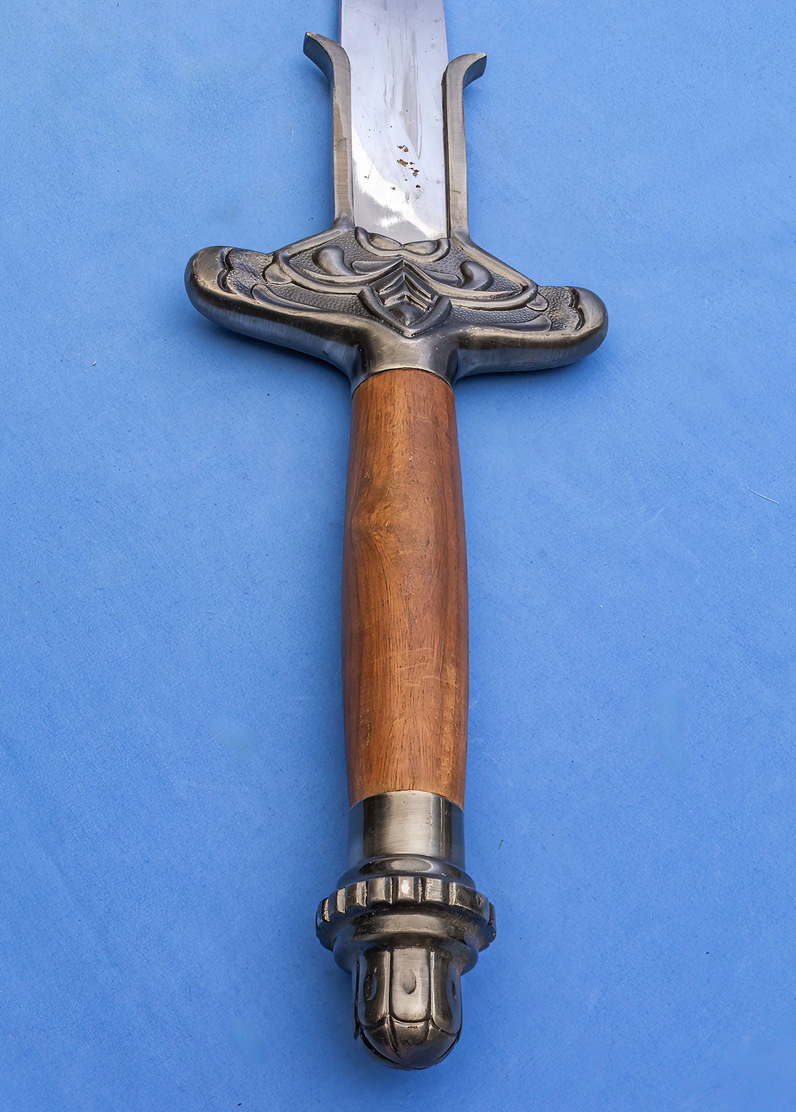 Barbarian replica sword 44” - Image 4 of 4