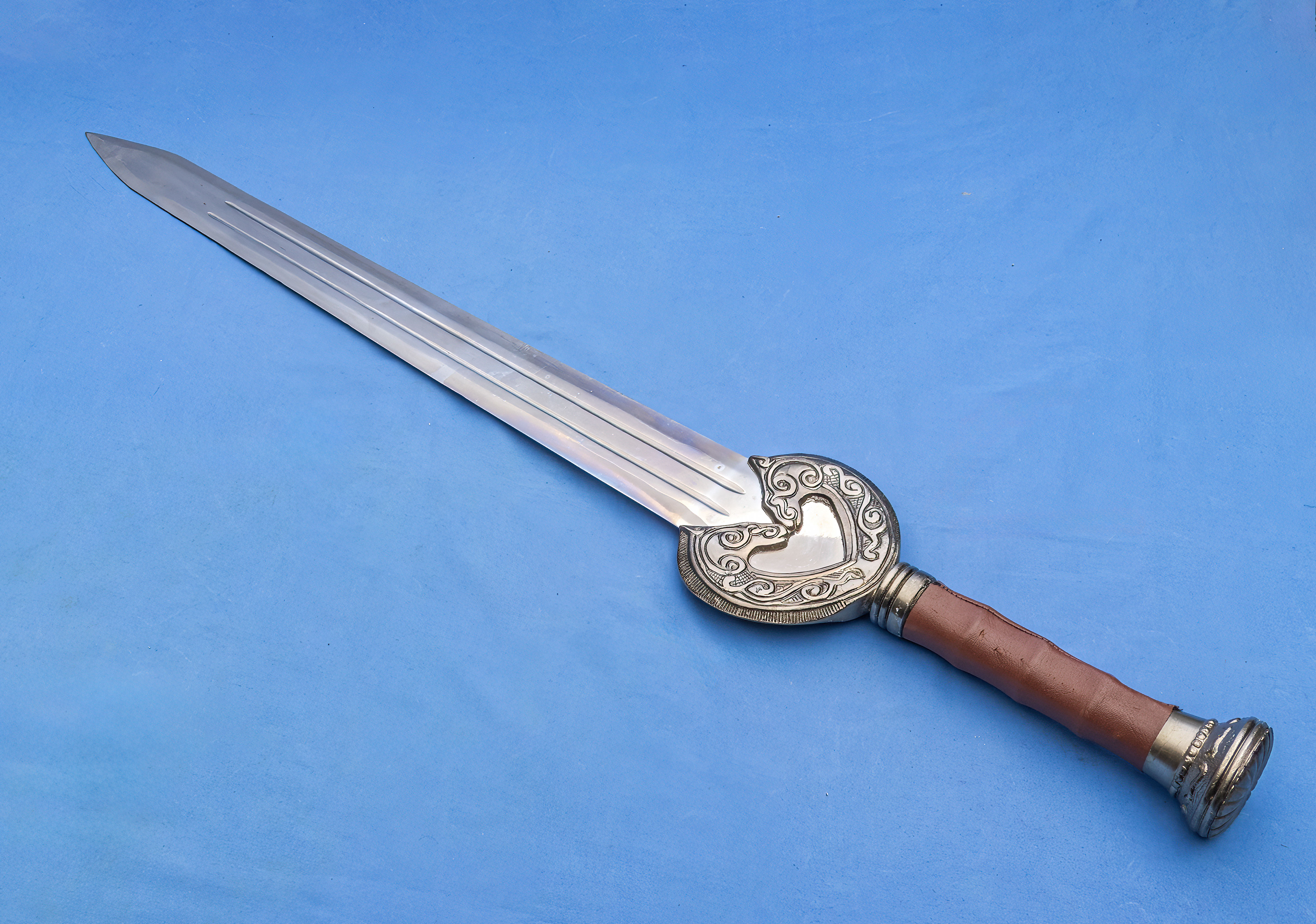 Lord of the Rings Herogrim Theodens replica sword 40.5” - Image 2 of 4