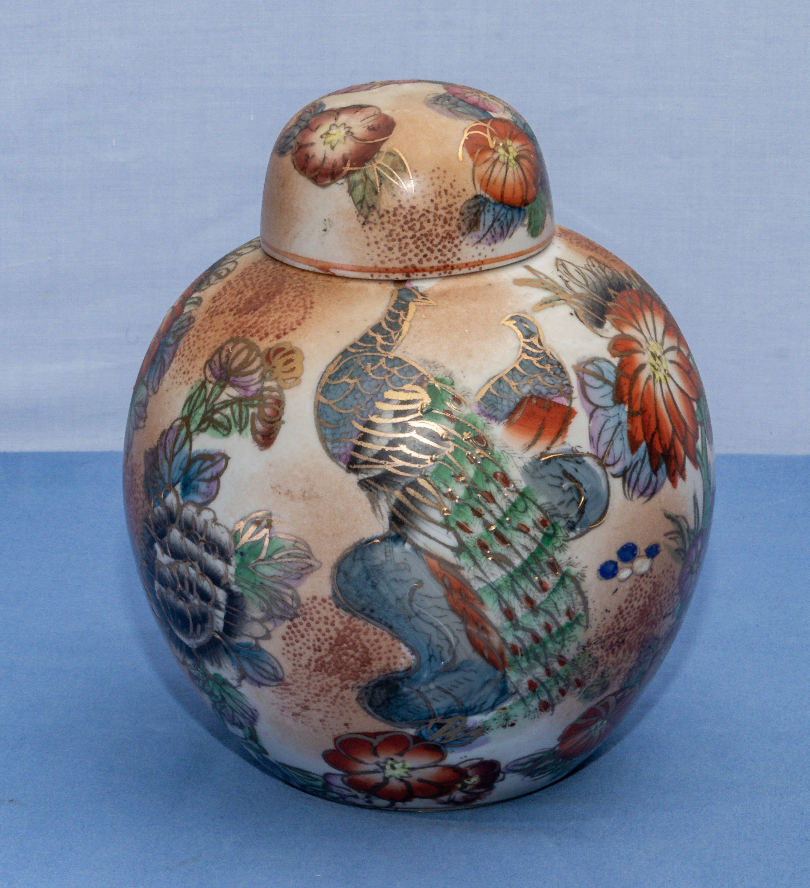 Oriental ginger jar decorated with exotic birds 20cm tall - Image 3 of 8