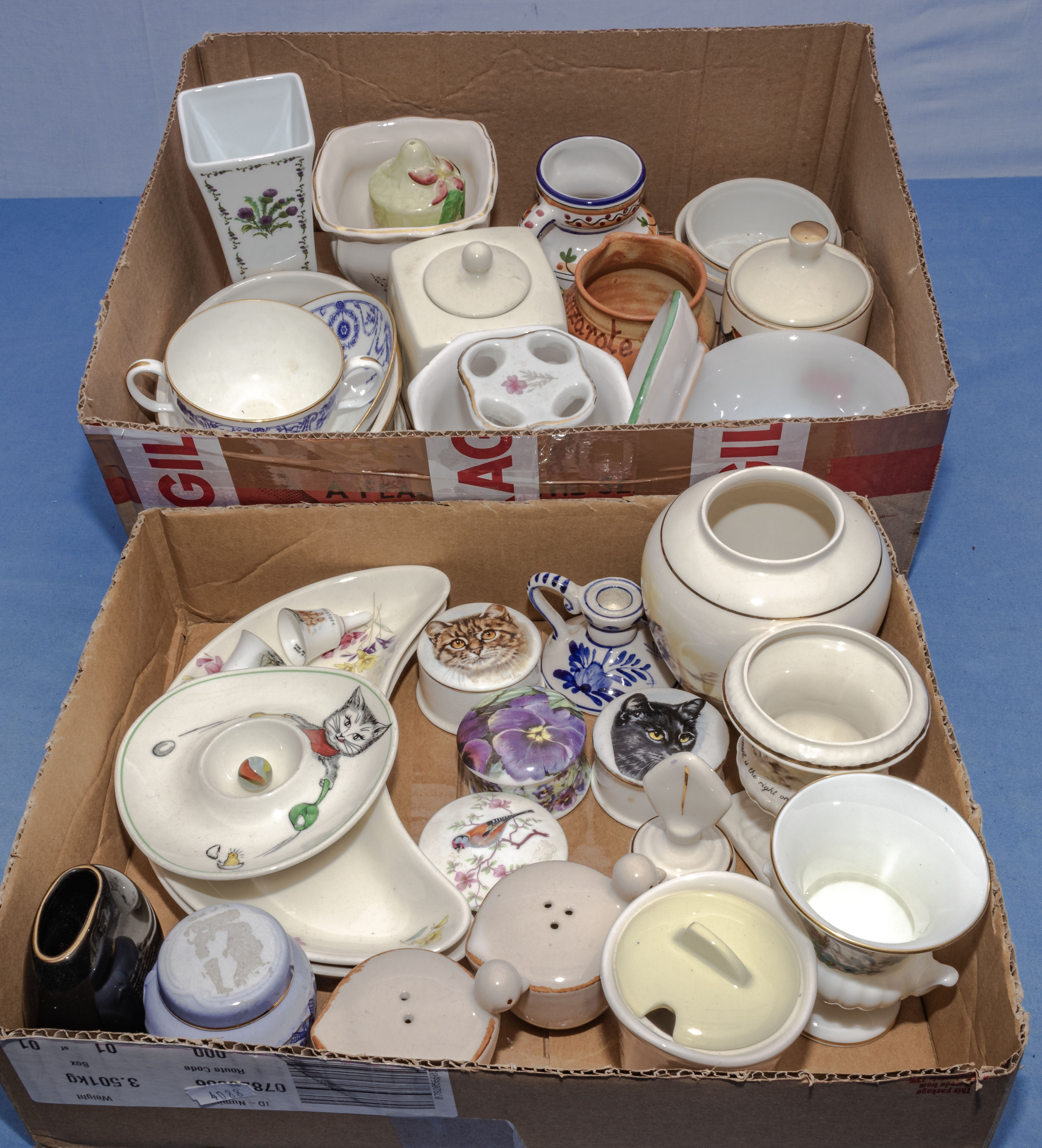 Two boxes of ceramic items