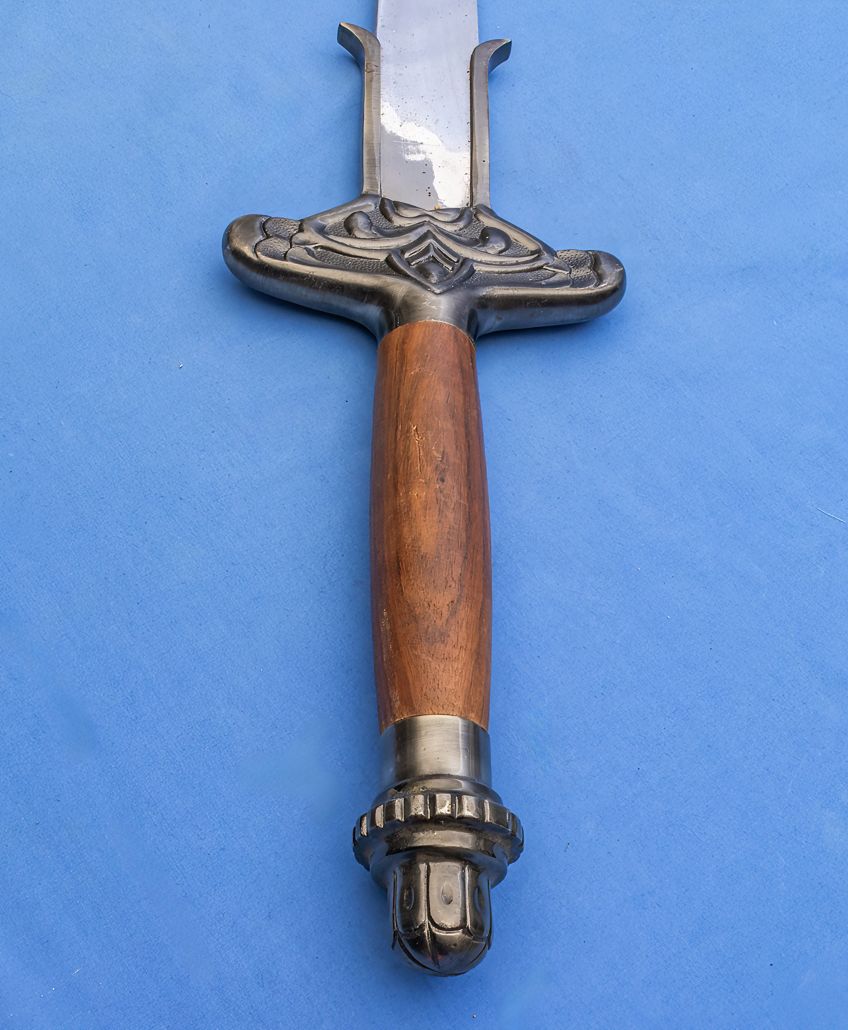 Barbarian replica sword 44” - Image 3 of 4