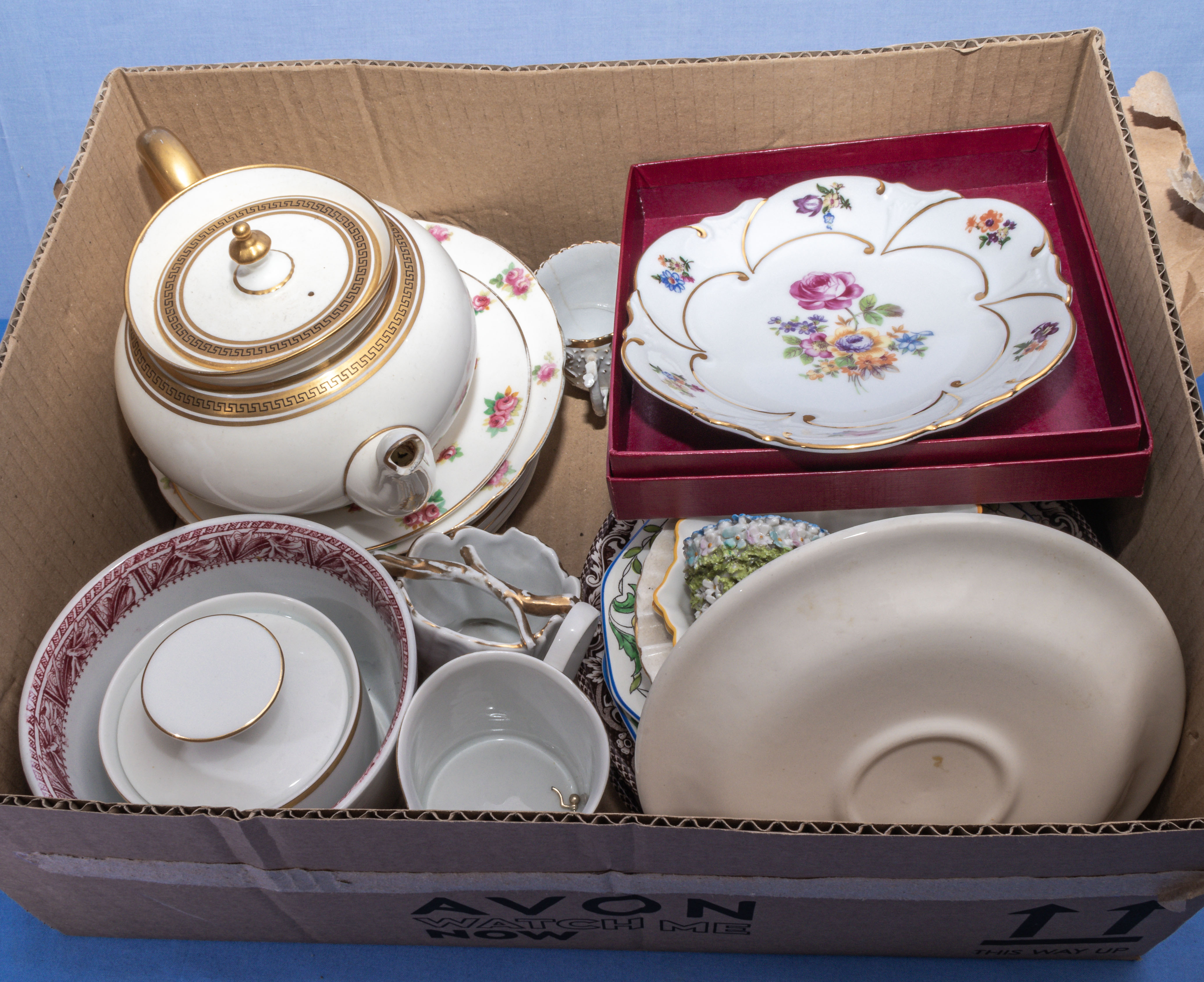 Box of assorted ceramics