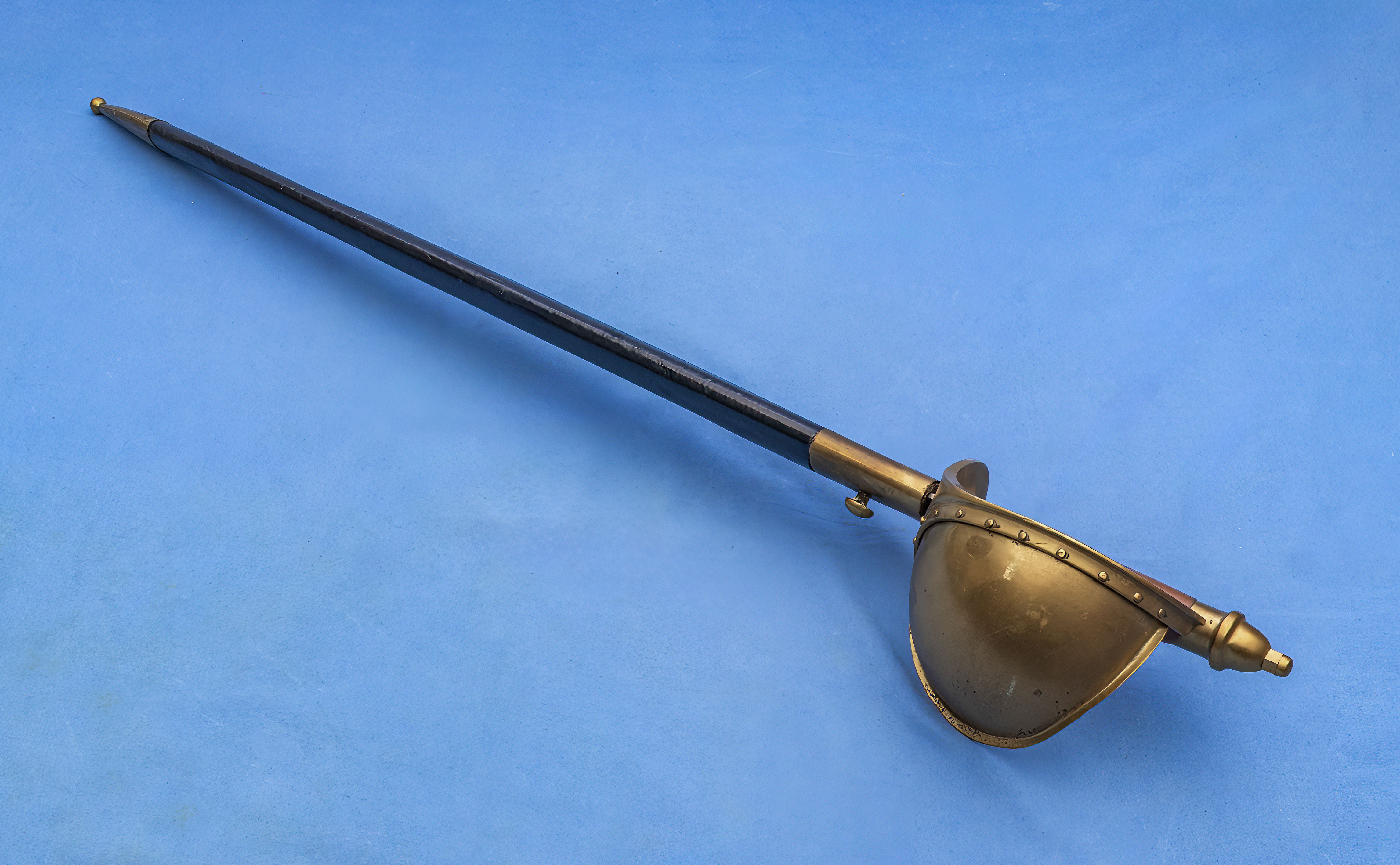 A replica Naval cutlass with black leather scabbard - Image 3 of 6