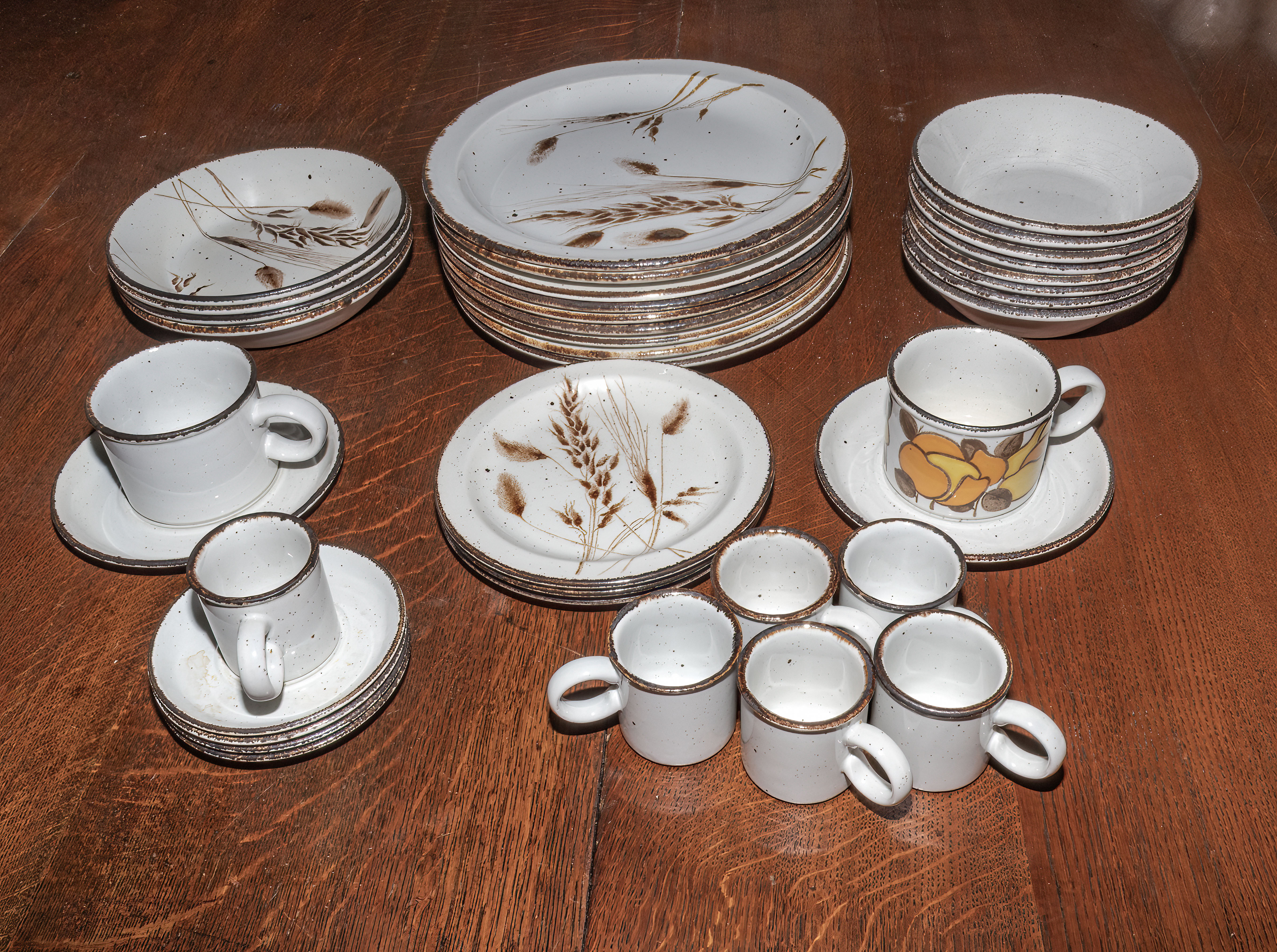 Midwinter ‘Wild Oats’ table ware