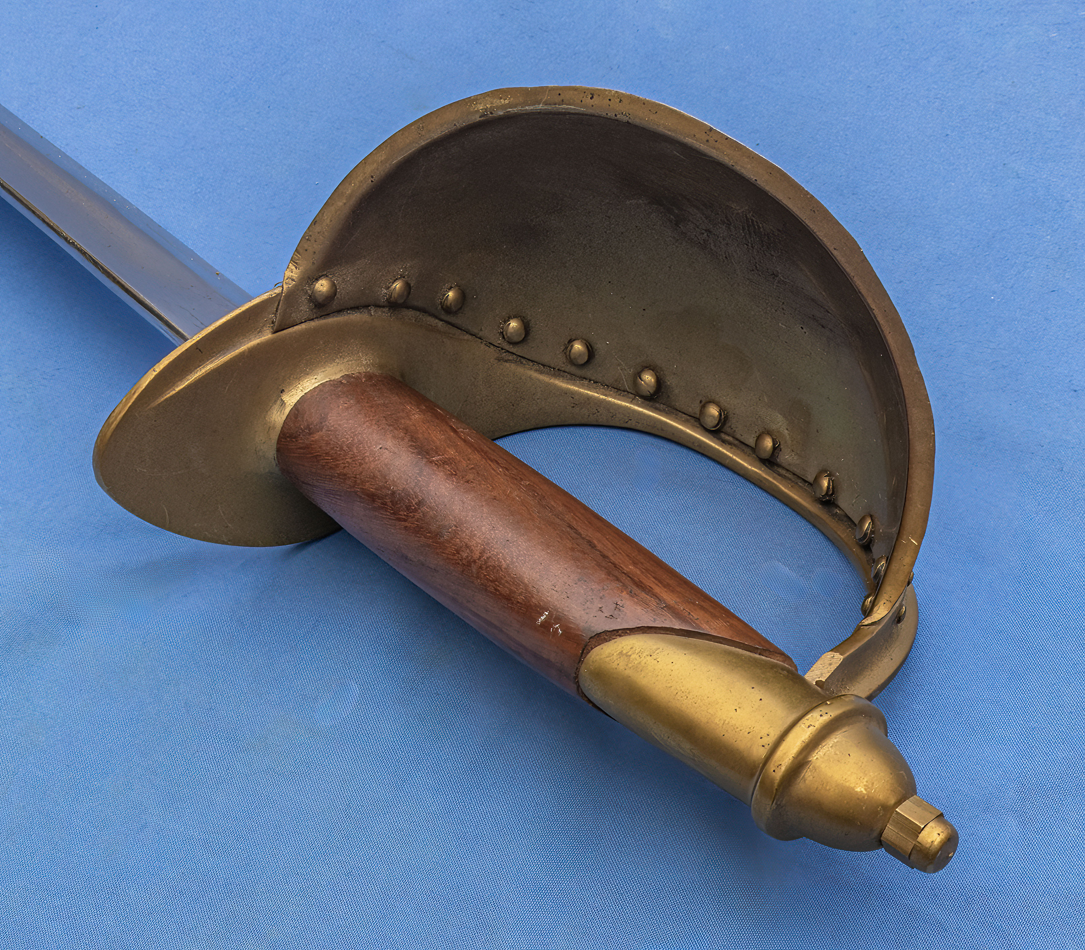 A replica Naval cutlass with black leather scabbard - Image 6 of 6