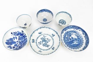 Three Worcester blue and white tea bowls and saucers, circa 1780-90, to include 'Circled