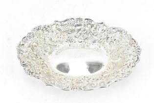 A Victorian silver bonbon dish by William Comyns, London 1896, retailed by Sorley Silversmith