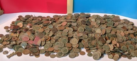 Mixed coins - Metal detectorist finds to include Victorian and later pennies, Commonwealth and