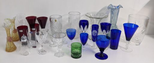 Mixed glassware to include a pair of Murano bud vases, Art Deco style centre bowl, goblets and