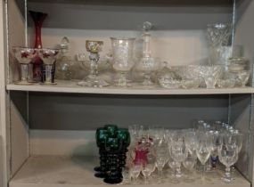 A mixed lot of glassware to include late Victorian and later items to include a engraved glass