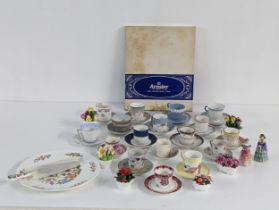 Mixed china to include a collection of tea cups and saucers, Royal Copenhagen, Wedgwood, Royal