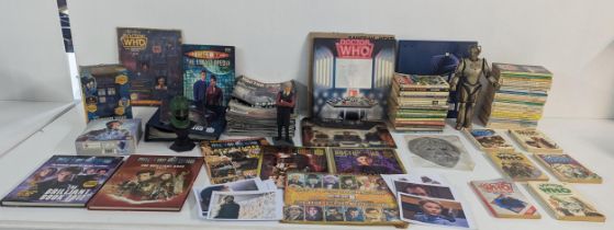 Doctor Who - a mixed collection of memorabilia to include story books, Figure Collection magazines