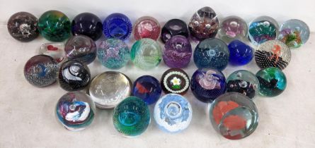 A selection of paperweights to include Caithness Moonflower Echoes, Ocean Rendezvous and others (30)