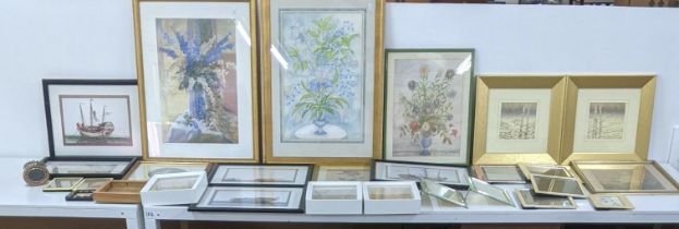 A mixed lot of framed and glazed pictures to include a watercolour depicting flowers in a vase,