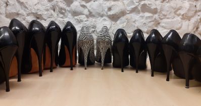 A quantity of ladies vintage shoes to include Roma patent 6" stilettos, Derber black and white