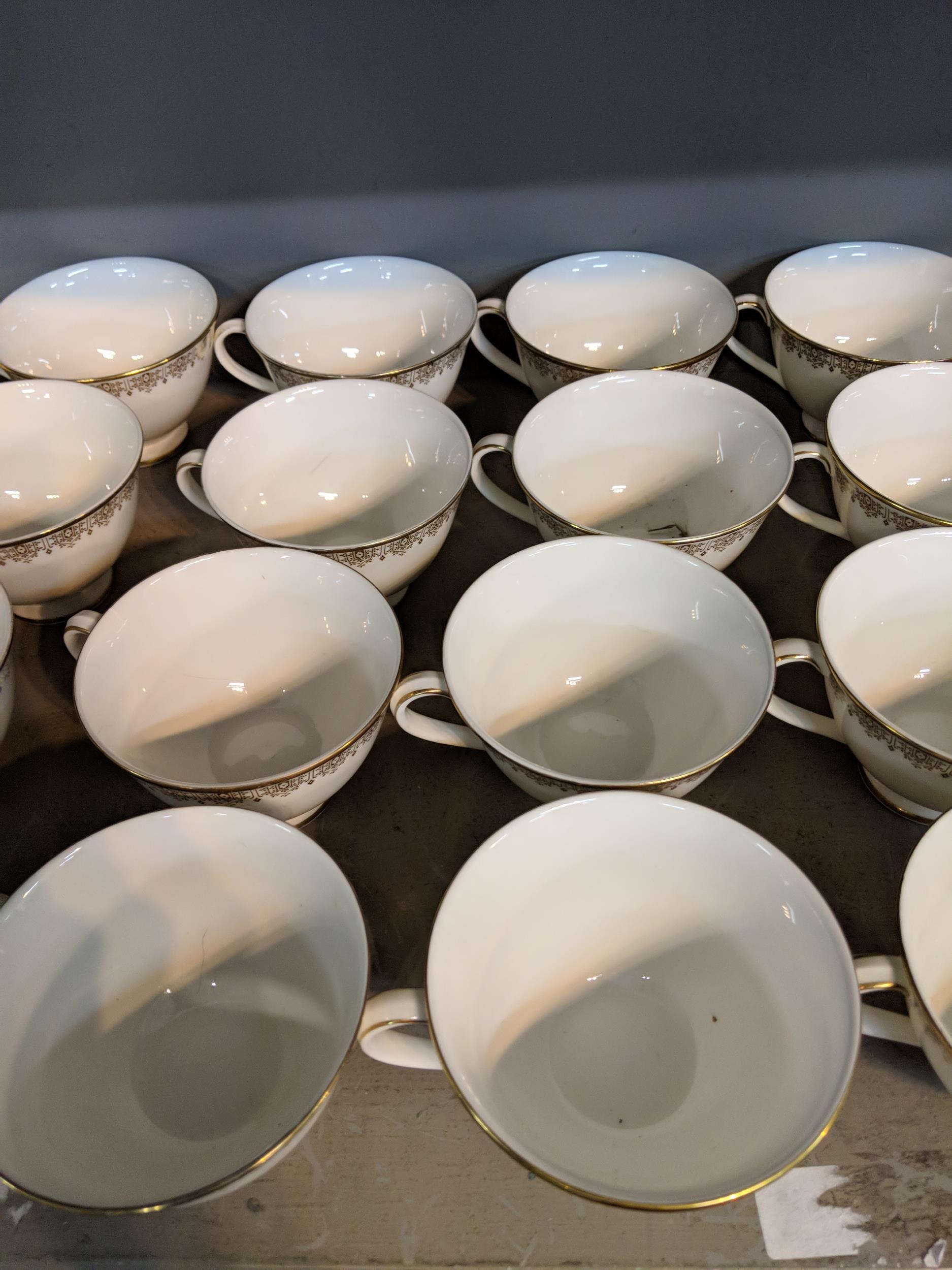 A Royal Doulton 'Gala Lace' pattern dinner service to include tow meat plates, two teapots, - Image 7 of 9