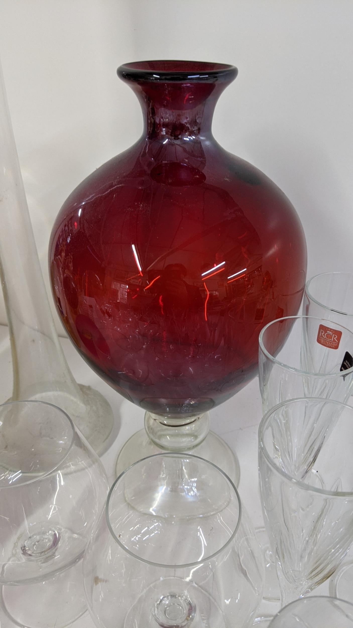 Mixed glassware to include various crystal cut drinking glasses, decorative glass balls, ruby - Image 4 of 5