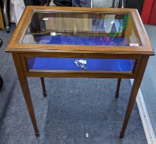 An Edwardian mahogany and boxwood inlaid display table, 71.5cm h x 61cm w Location: