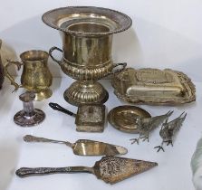 A mixed lot of silver plate to include a twin handled Champagne bucket, entrée dish and other