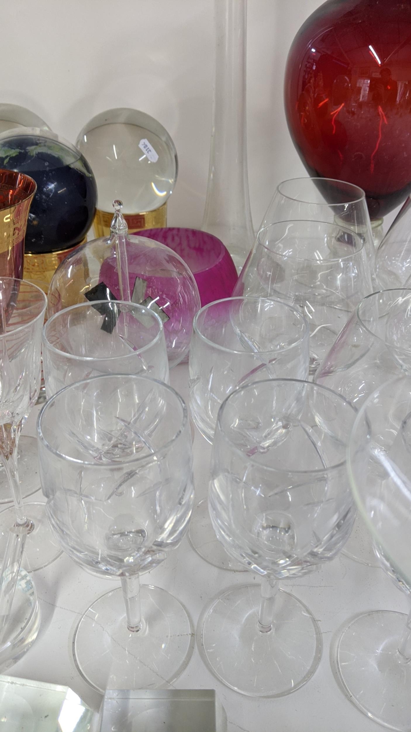 Mixed glassware to include various crystal cut drinking glasses, decorative glass balls, ruby - Image 5 of 5