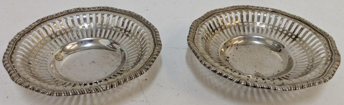 A pair of early 20th century silver bon bon dishes with pierced decoration, 233g Location: