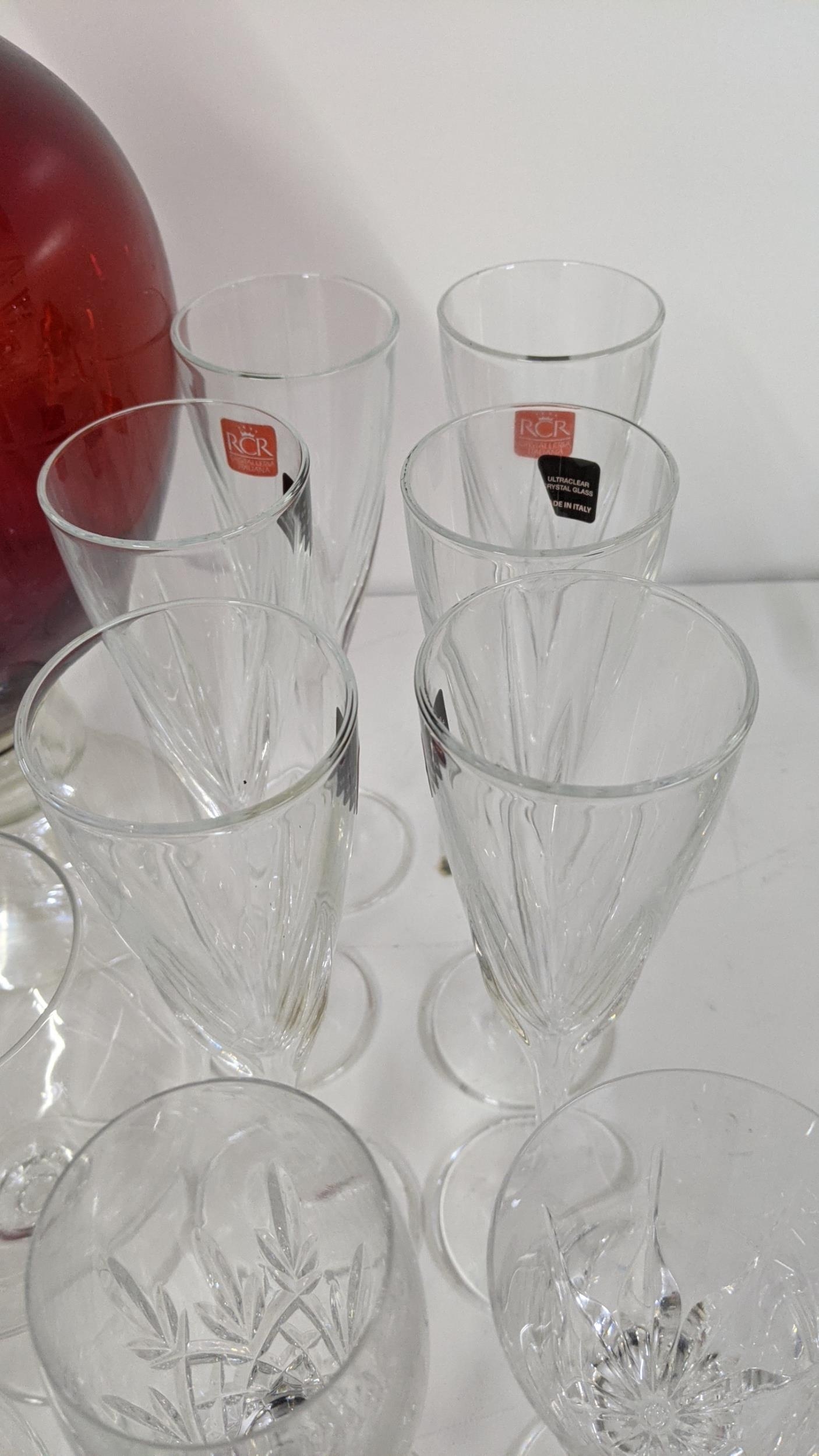 Mixed glassware to include various crystal cut drinking glasses, decorative glass balls, ruby - Image 3 of 5