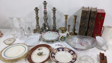 A mixed lot to include a set of 19th century Late Chamberlain plates, a Midas purse watch, brass