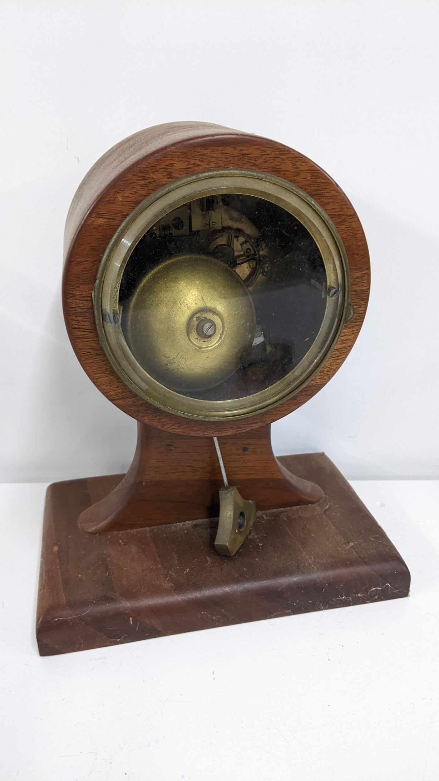 An early 20th century propellor mantel clock having a visible Brocot escapement with Breguet style - Image 2 of 2