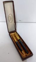 A 1950s Russian federation Soyaz Fountain pen and propelling pencil gift set, the gold plate and the