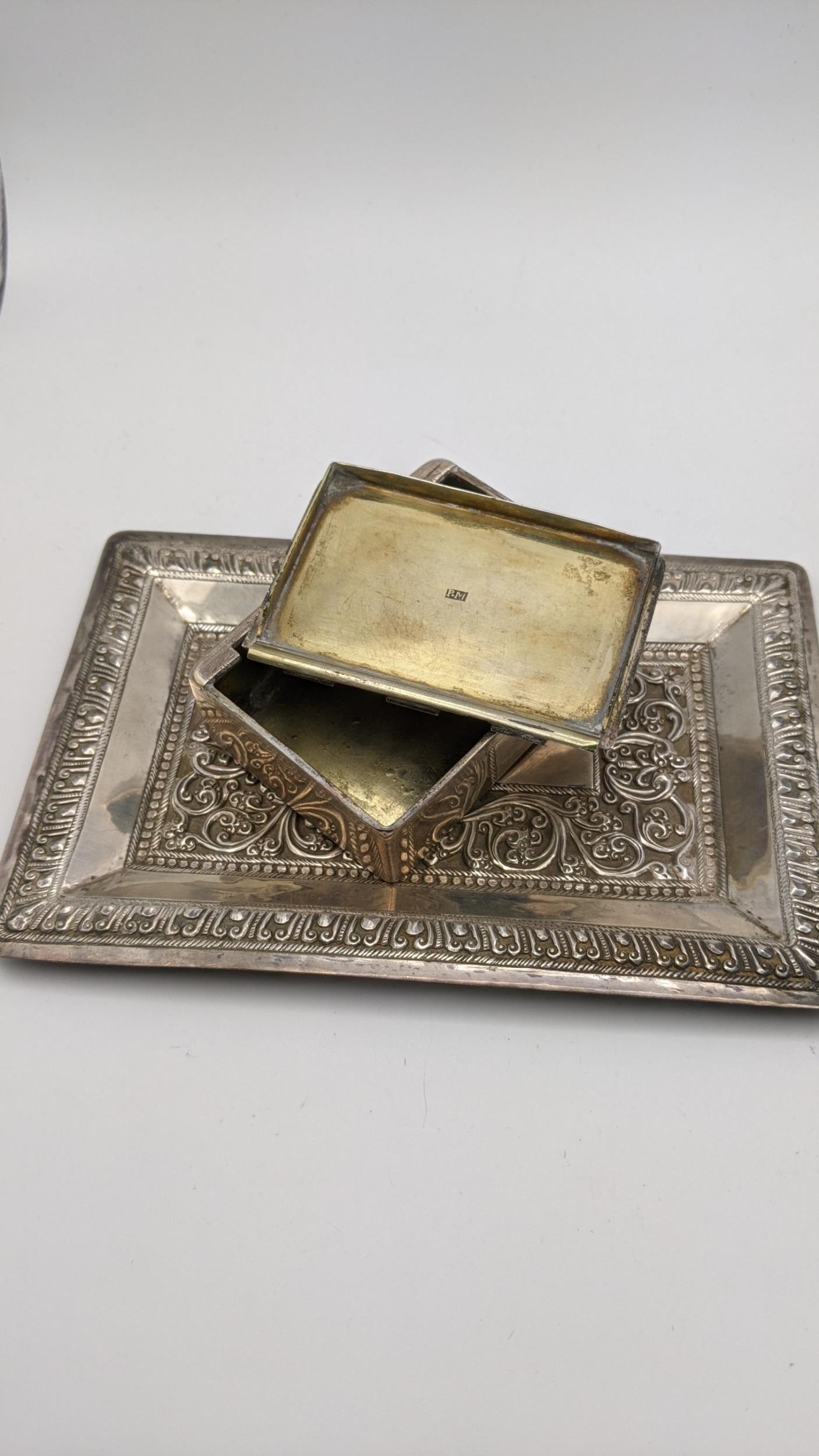 A white metal pin dish having a floral embossed detail and a white metal trinket box A/F, 191.5g - Image 2 of 2