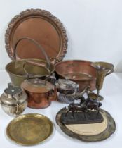 Mixed metalware to include a twin handled copper pot, a copper kettle, a brass pot and other items