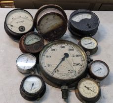 A selection of pressure gauges to include a Johnson & Phillips limited gauge and others Location: