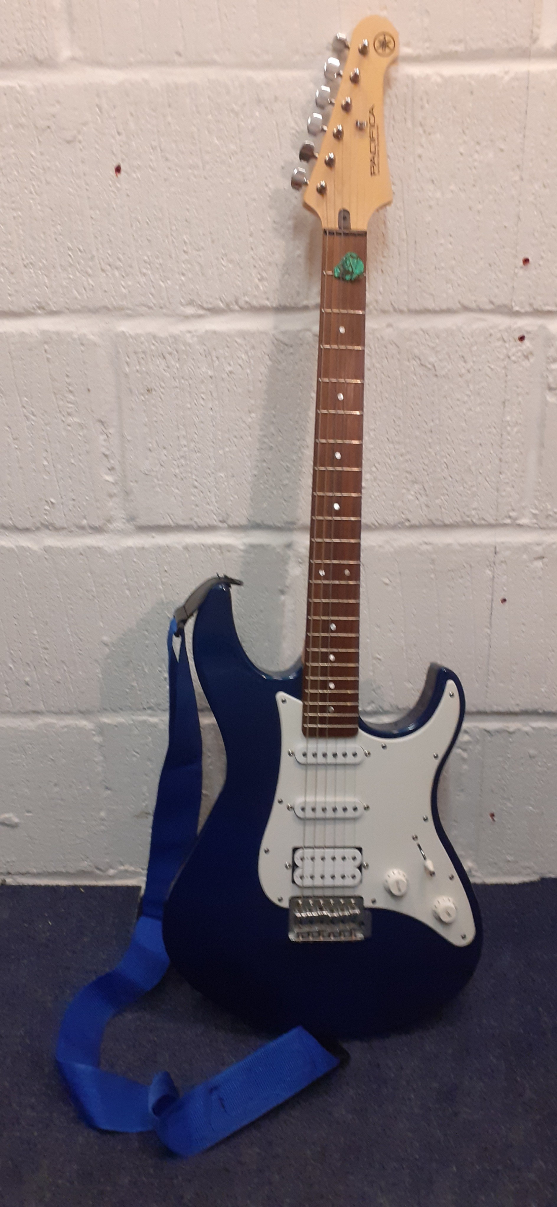 A Yamaha Pacifica 012 6-string electric guitar, made in Indonesia in blue with additional shoulder - Image 2 of 4