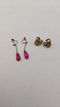 9ct gold and faceted synthetic rubies, together with a pair of yellow metal knot style rubies 3.7g