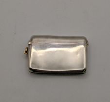 A Deakin & Francis Ltd silver vesta case, hallmarked Birmingham 1943, total weight 52g Location: