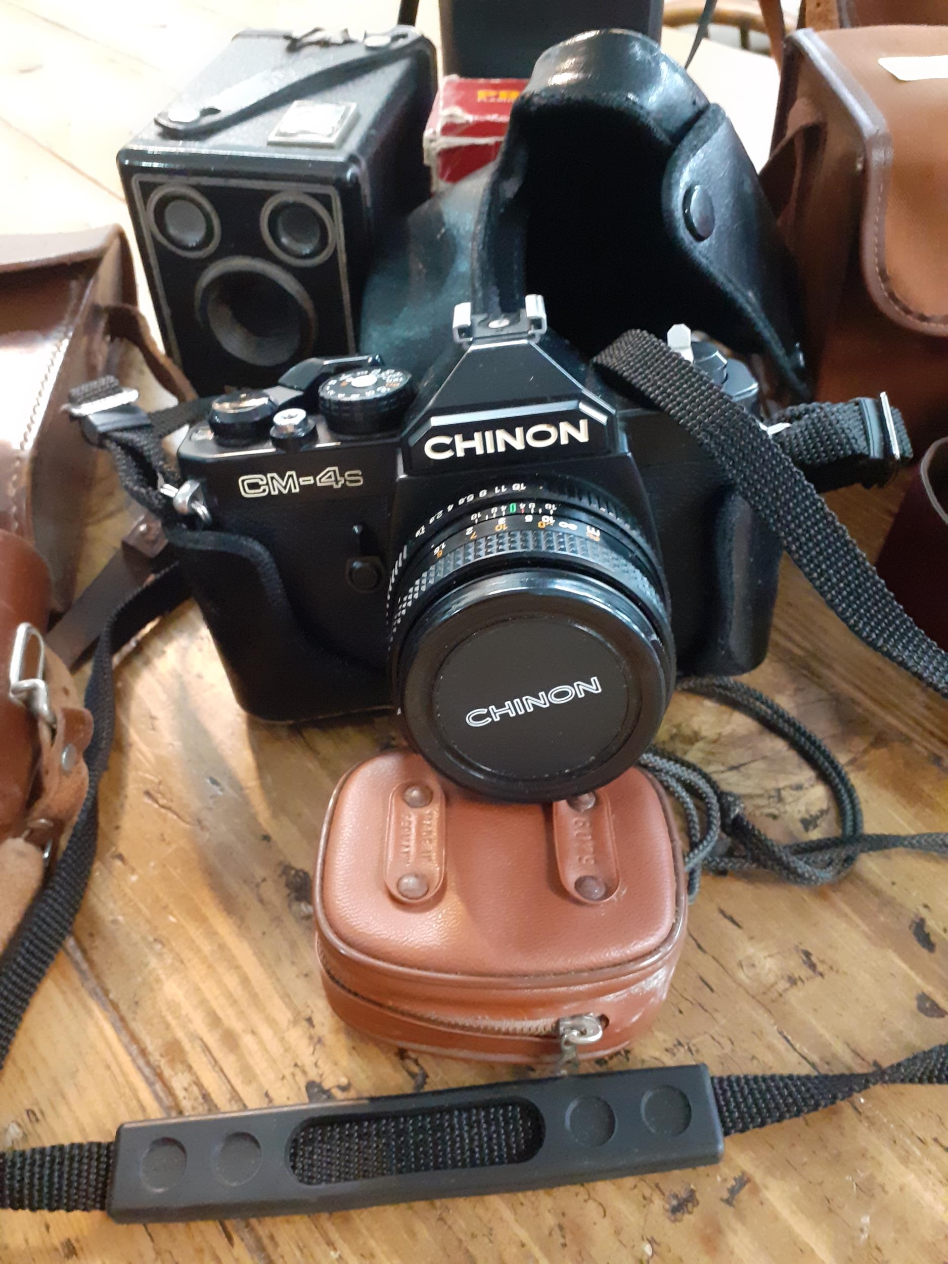 A quantity of vintage cameras and accessories to include a Chinon CM-4S, Location: SL - Image 2 of 2