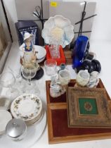 A miscellaneous lot to include placemats, glassware, pictures and ornaments. Location:A4M