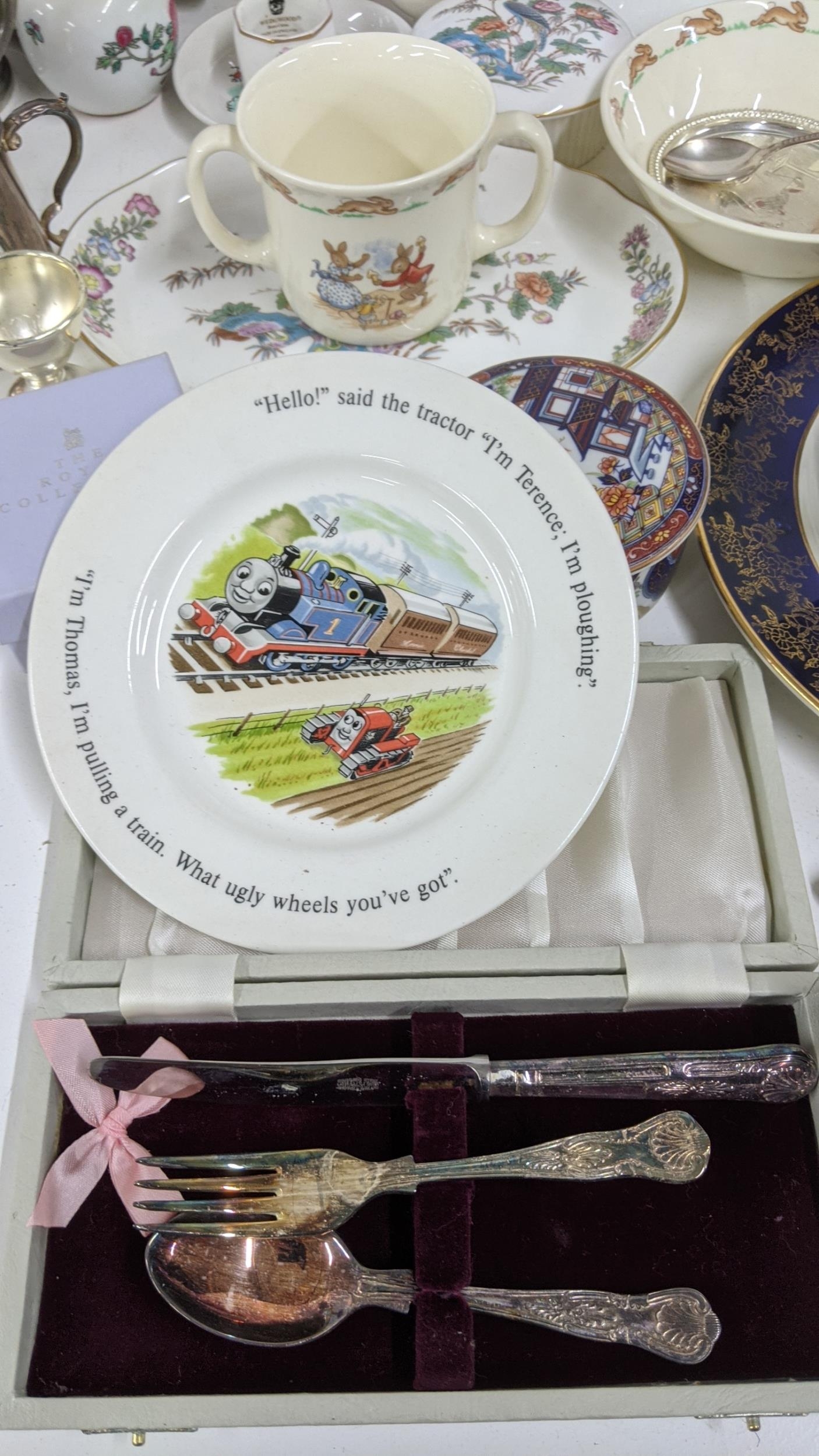 A mixed lot to include wooden ducks, mixed silver plate to include a pierced oval shaped bowl, - Image 7 of 12