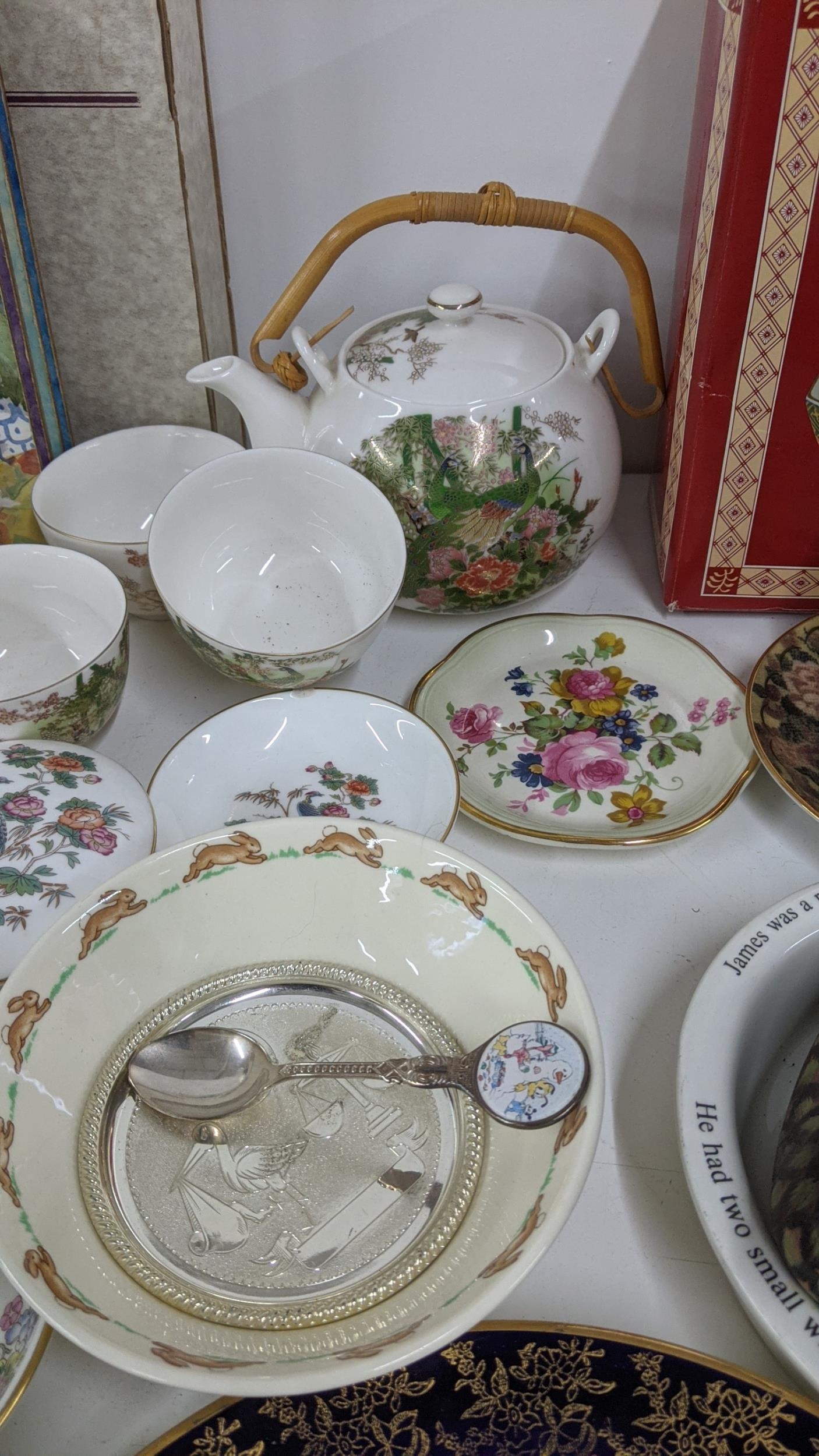 A mixed lot to include wooden ducks, mixed silver plate to include a pierced oval shaped bowl, - Image 11 of 12