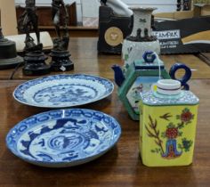 Mixed Chinese items to include an 18th century blue and white plate, 19th century crackle glazed