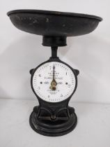 A 1920s Salters No 50 Improved Family Scale, with enamel dial, Location: