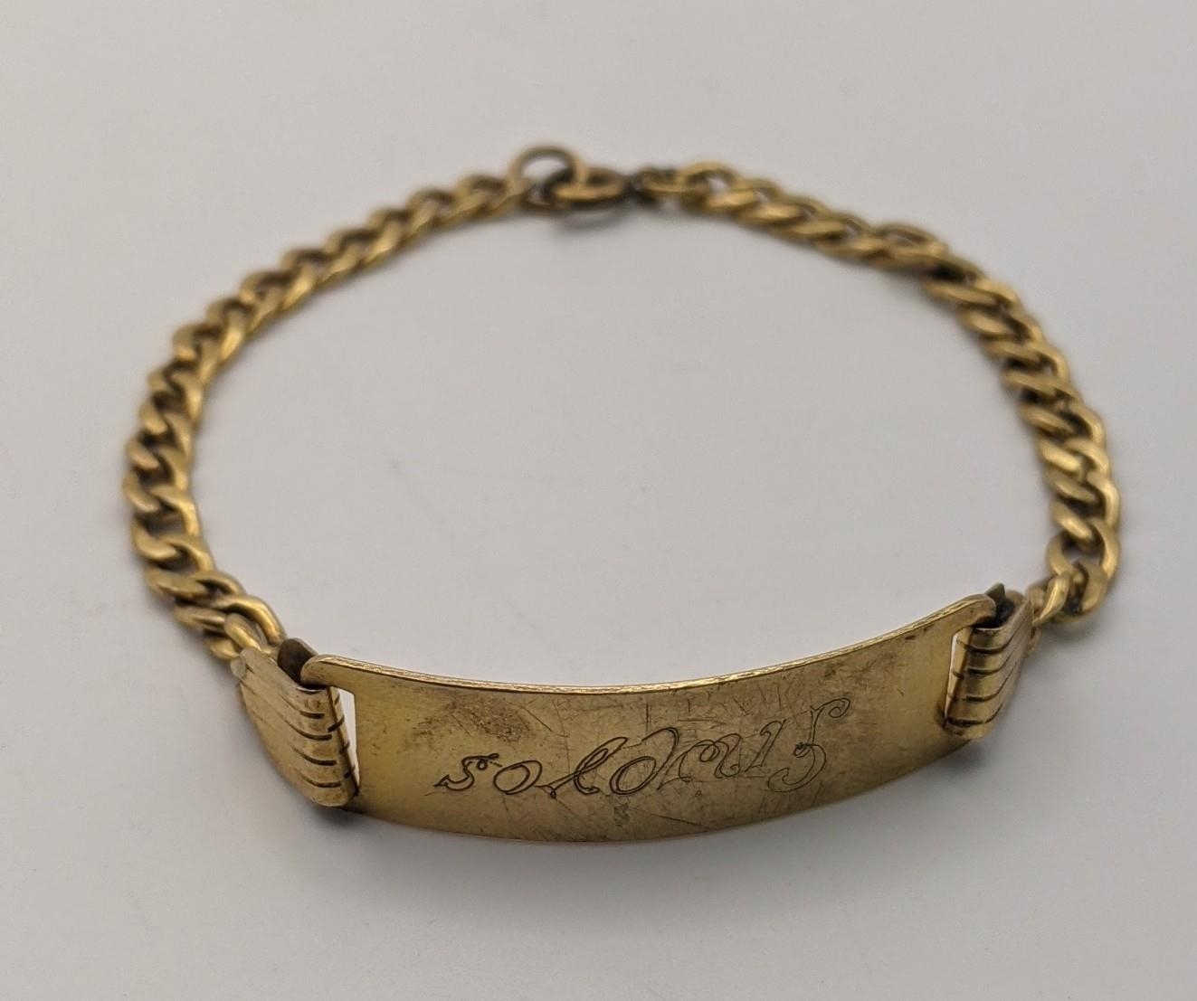 A 9ct gold identity bracelet 7.3g Location: