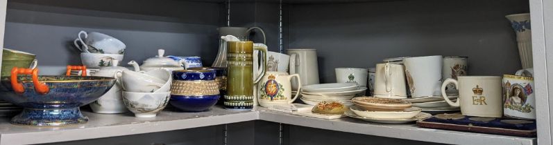 Mixed china to include Royal Doulton, Worcester Embassy, commemorative medallions, Minton's lustre