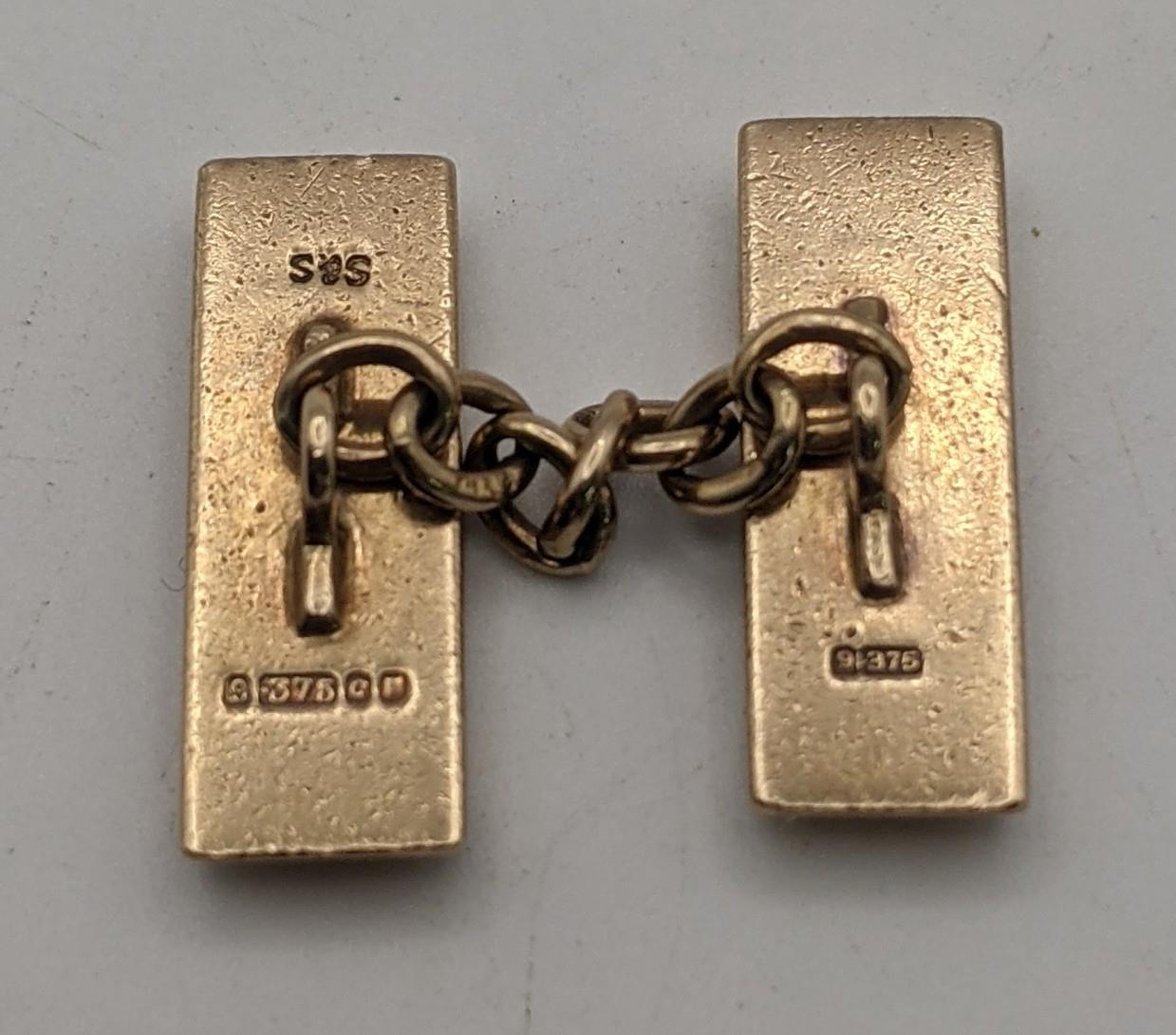 A pair of 9ct gold machine turned cuff links, total weight 17.2g Location: - Image 2 of 2
