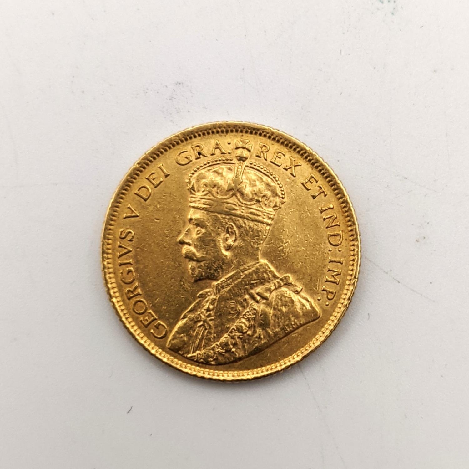 Canada - George V (1910-1936) Gold Five Dollars, dated 1913, crowned bust of King George V, - Image 2 of 2