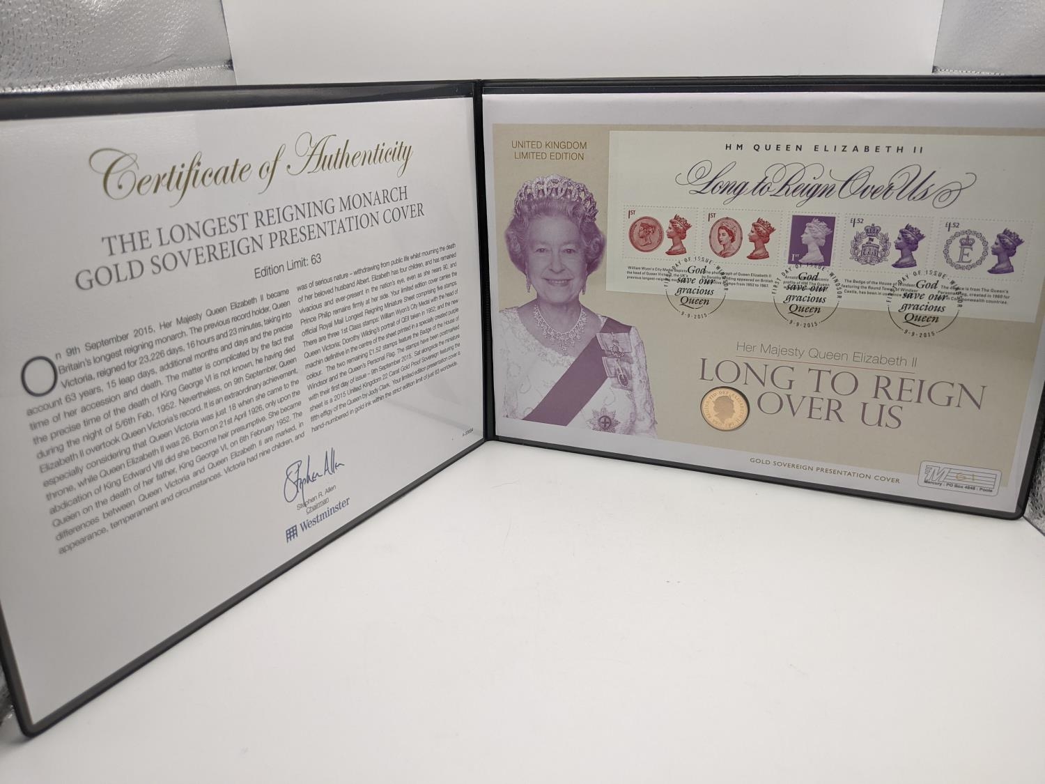 United Kingdom - Elizabeth II (1952-2022), sovereign, dated 2015, housed in 'The Longest Reigning - Image 2 of 2