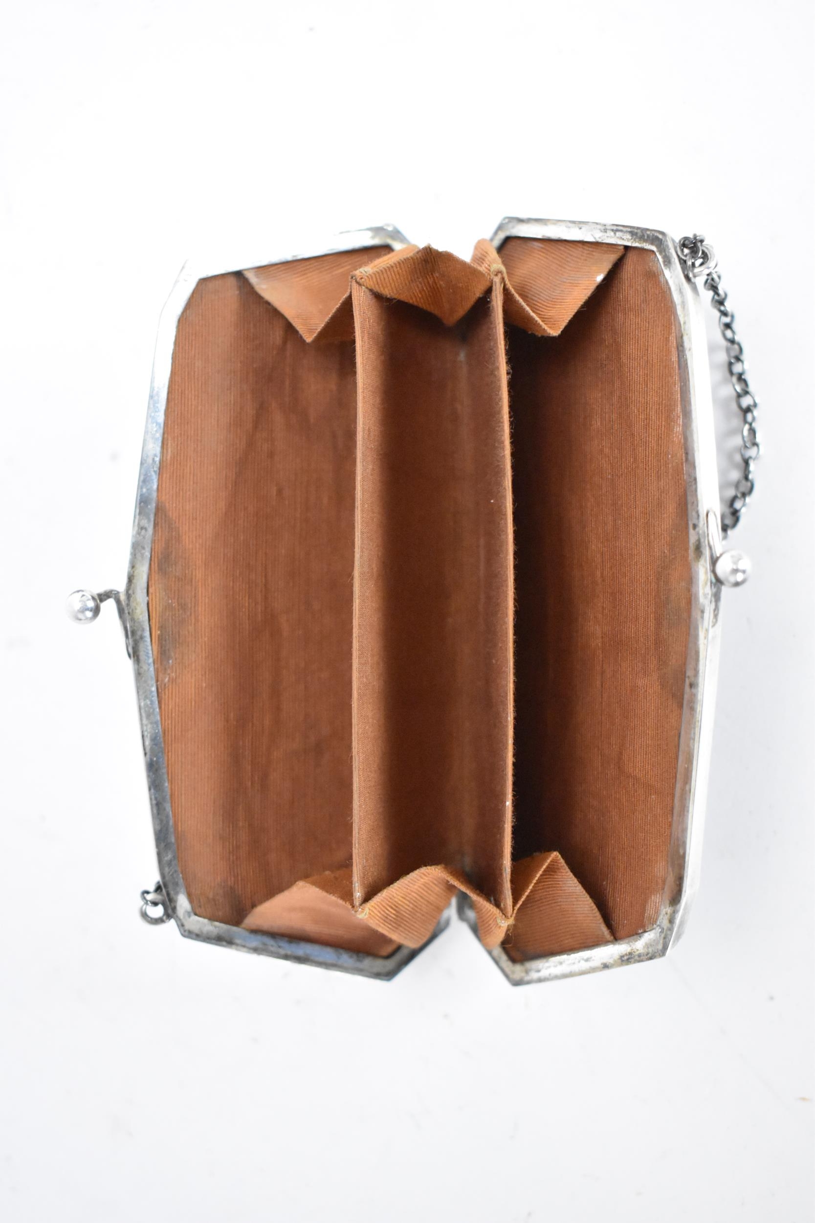 A George V tortoiseshell and silver purse, with suspension chain, Adams style silver inlaid - Image 8 of 8