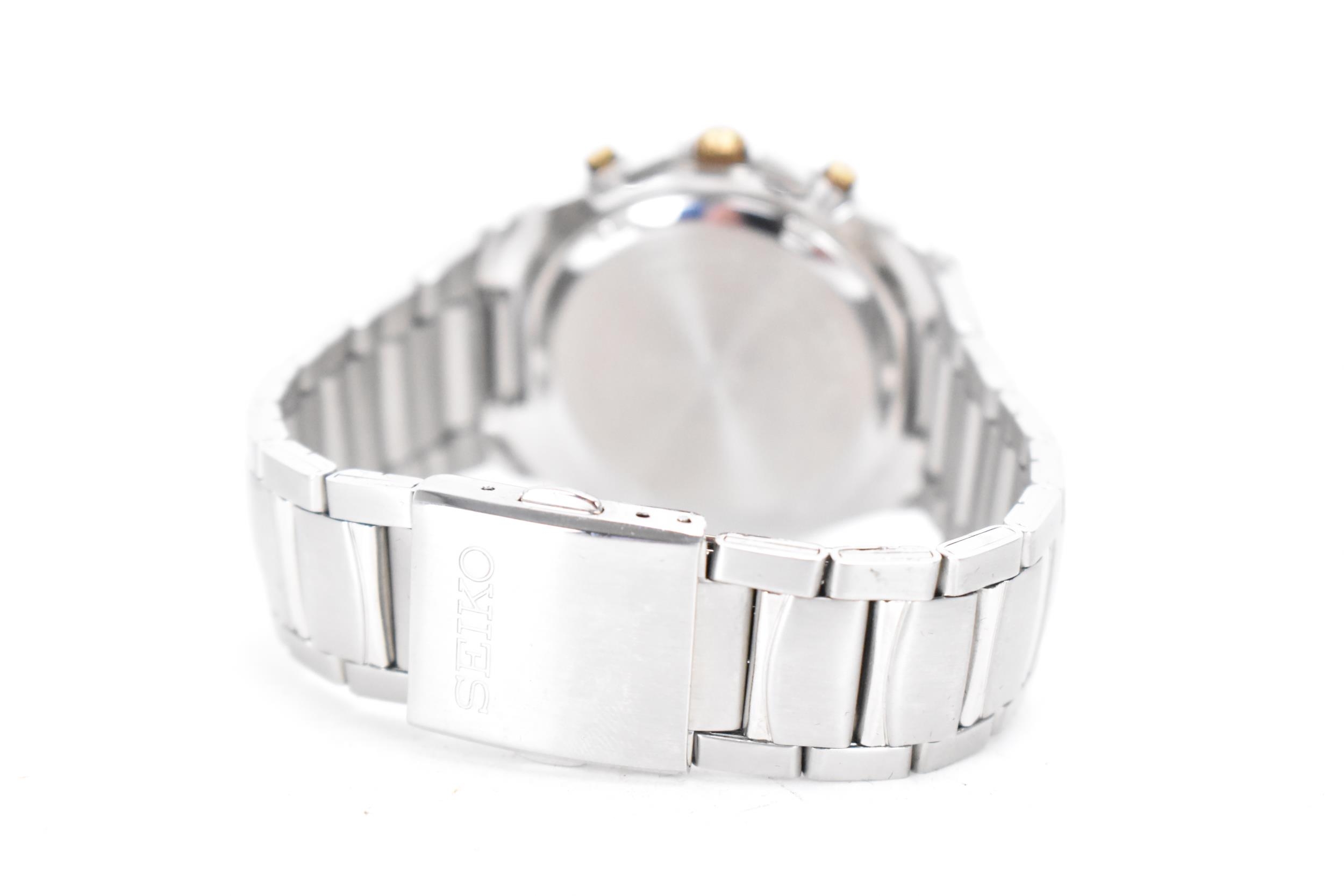 A Seiko chronograph, quartz, gents, stainless steel wristwatch, having a black dial, luminous - Image 4 of 4