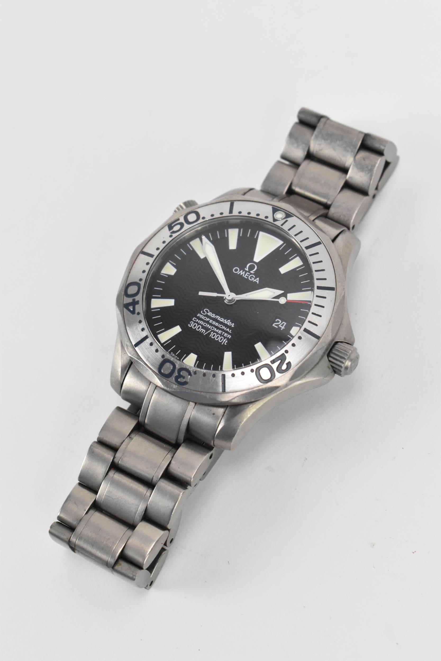 An Omega Seamaster, automatic, gents, stainless steel wristwatch, circa 2000, having a black ' - Image 2 of 7