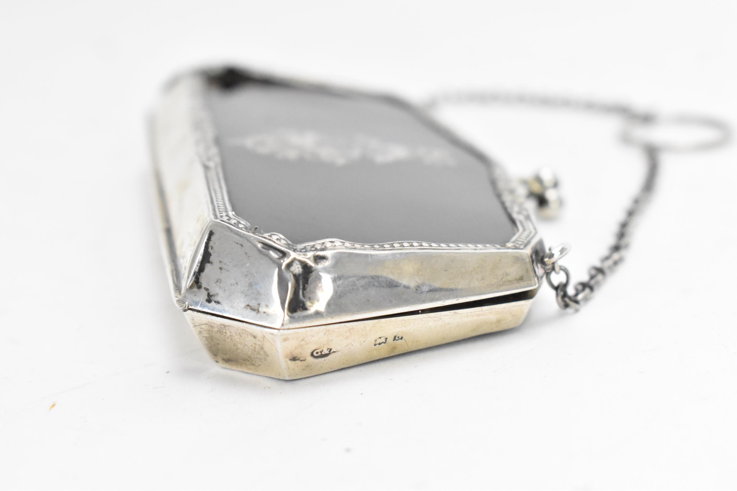 A George V tortoiseshell and silver purse, with suspension chain, Adams style silver inlaid - Image 5 of 8